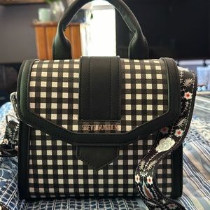 EUC black and white gingham Steve Madden purse!